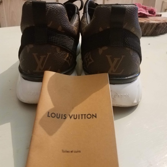 Louis Vuitton shoes - Picture 4 of 4